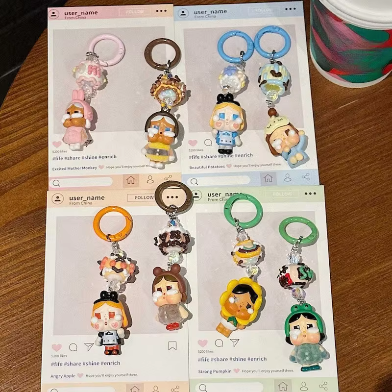 New model jewelry pendant gifts anime cartoon keychains, car key accessories, backpacks, and crybaby key chains