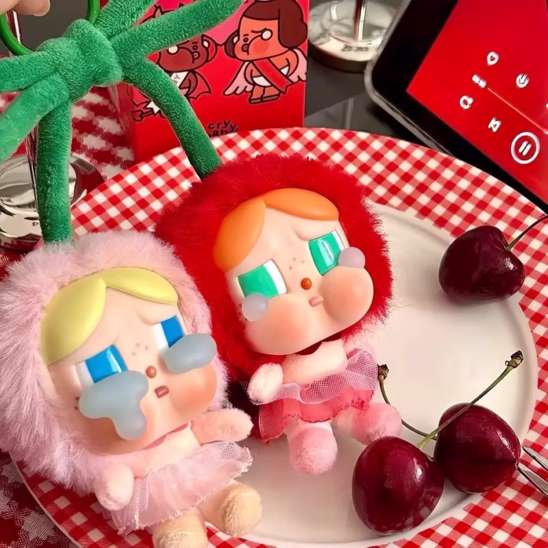 Crybaby Crying for Love Mode Replicas, the New Collectible Vinyl Doll Action Figures (Sweet Together) Holding Cards